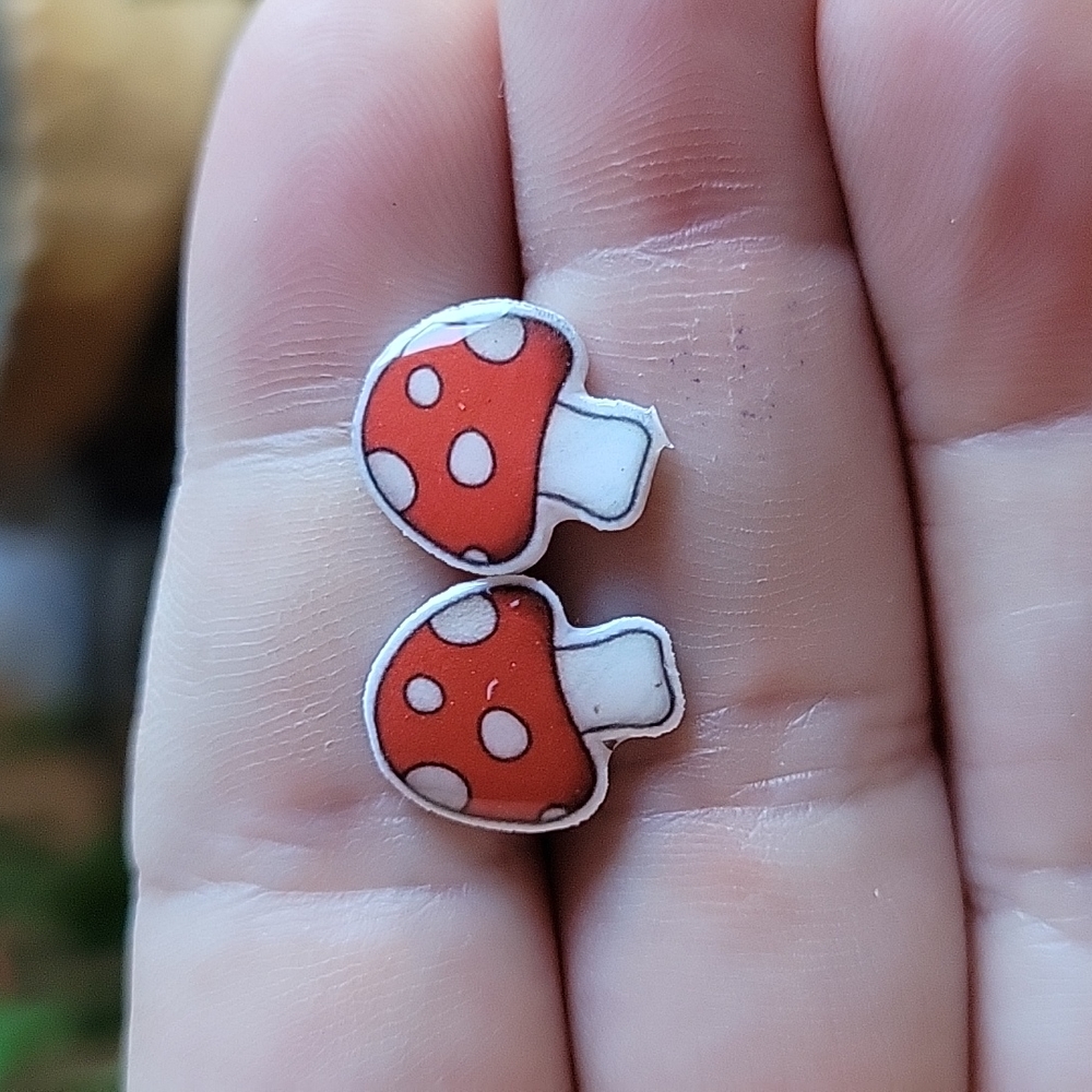 Mushroom Stud Earrings, choice of red or pink - Picture 4 of 5